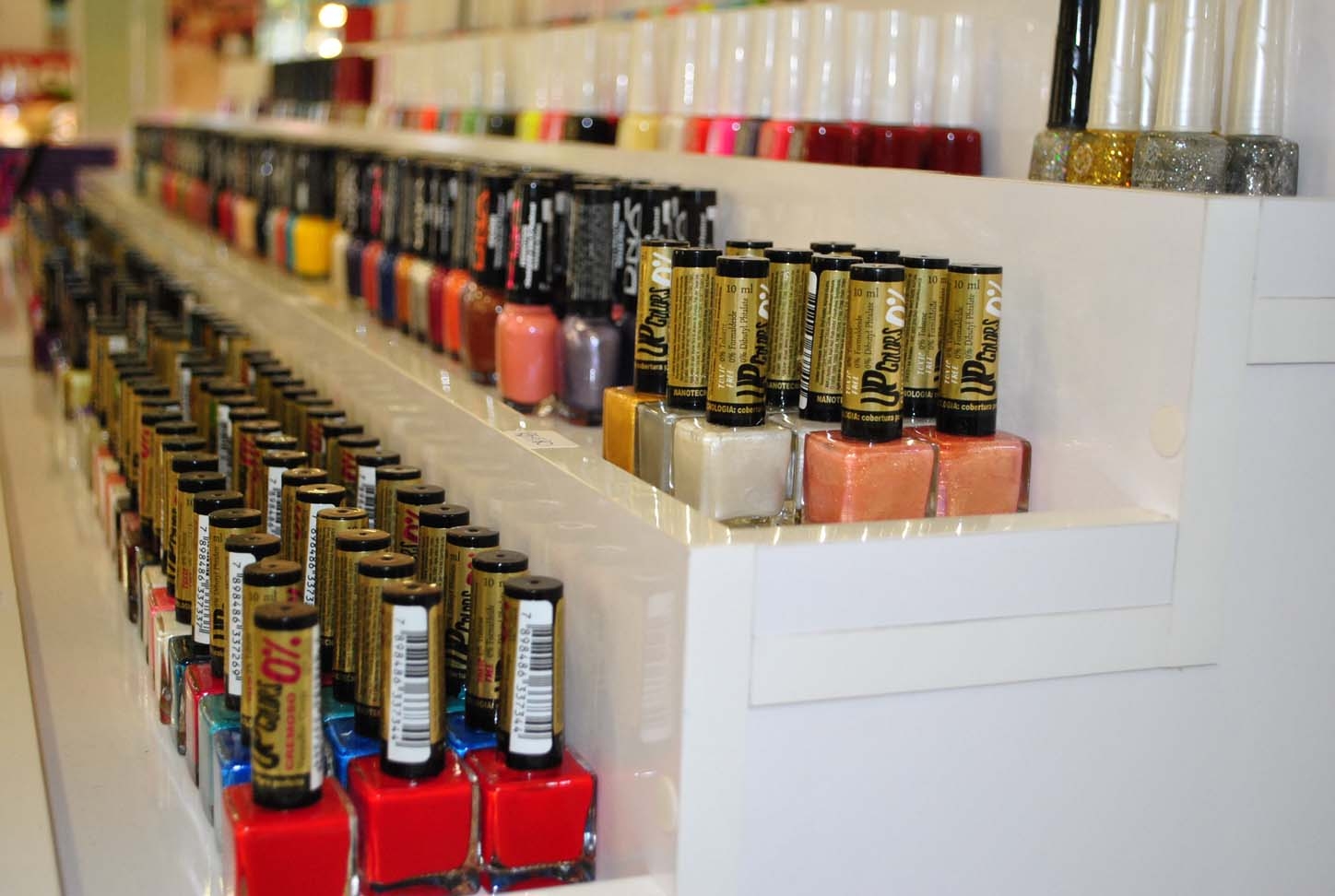 Íris Coloré esmalteria inaugura quiosque