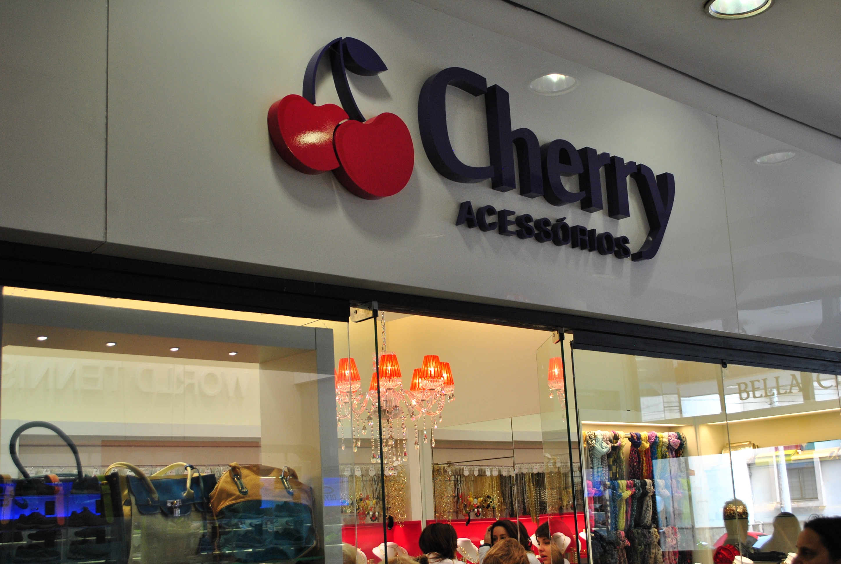 Cherry Acessórios inaugura loja 